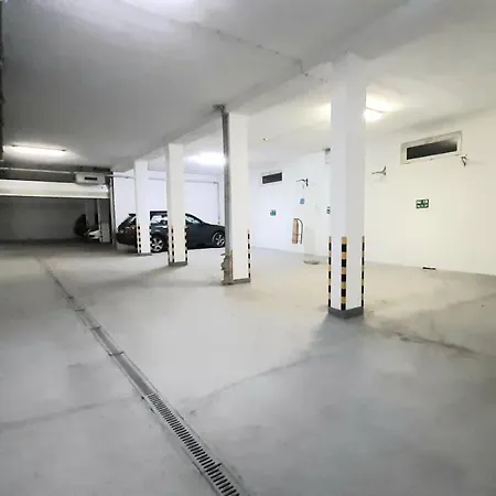 Champion's Balkon Garaz Bsa 公寓