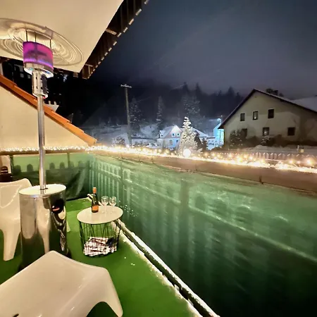 Champion's Balkon Garaz Klima Apartment *