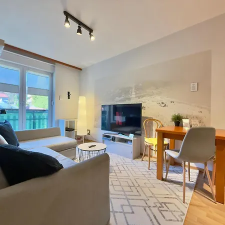 Apartment Champion's Balkon Garaz Klima
