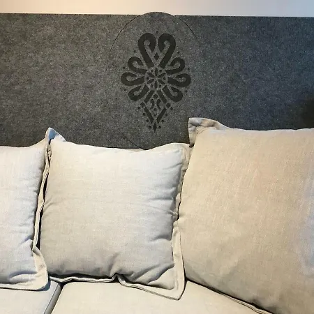 Champion's Balkon Garaz Bsa Апартаменты Щирк