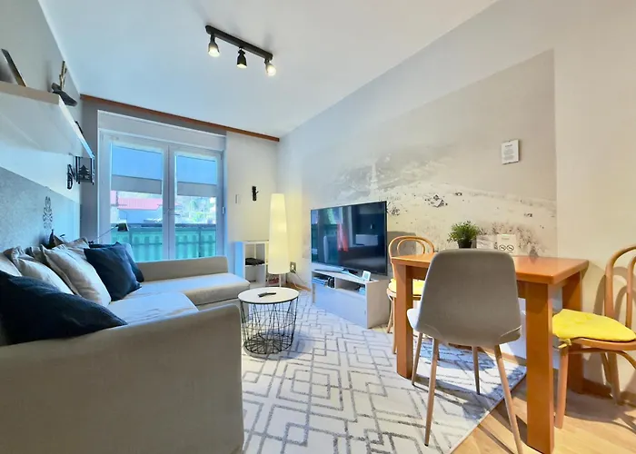 Champion's Balkon Garaz Bsa Щирк