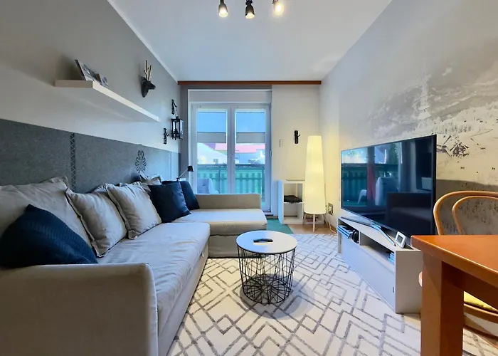 Апартаменты Champion's Balkon Garaz Bsa Щирк